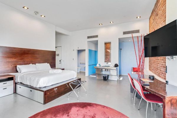 The Keating Hotel by null