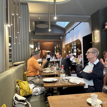 Sphère Restaurant - Sweet lunchtime vibe - French Near Me - Paris