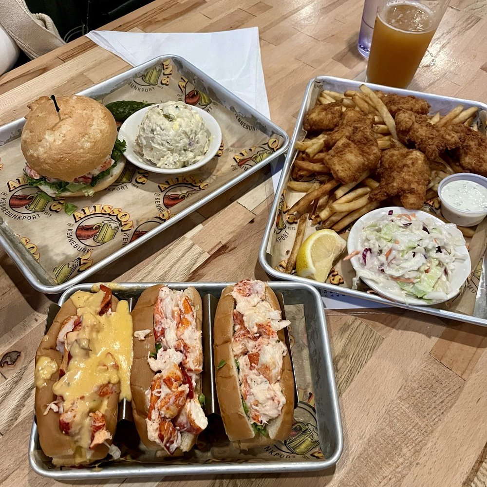 Alisson's Restaurant - Gluten-free lobster roll, lobster roll trio, fish and chips - Seafood Near Me - Kennebunkport, Maine