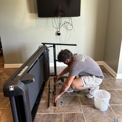 DZ Moving  - Ramzy setting up my treadmill!