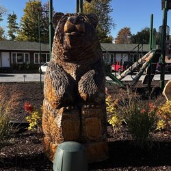 Scotty's Lakeside Resort - Playground with rooms behind