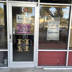 Hookita Lounge - Wrong hours for store