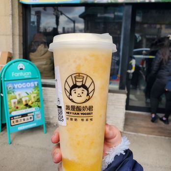 Hey I Am Yogost - Peach Mango with yogurt foam - Ice Cream & Frozen Yogurt Near Me - Boston, Massachusetts