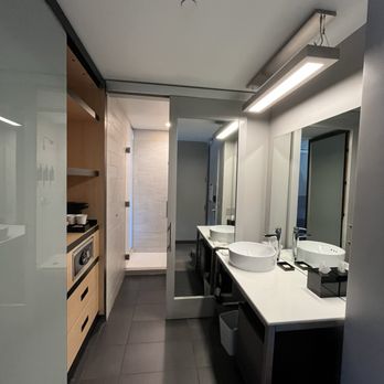 Aloft by Marriott Columbia Downtown - Bathroom - Hotels Near Me - Columbia, South Carolina
