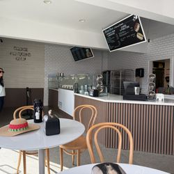 The Baked Bear - Interior