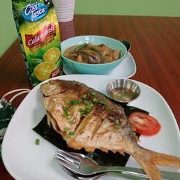 Fried Pompano and eggplant with pork in peanut sauce yum! Fried Pompano and eggplant with pork in peanut sauce yum!