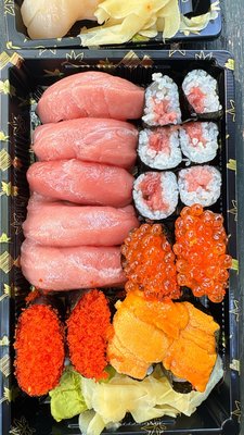 Roy's Fish Market by null