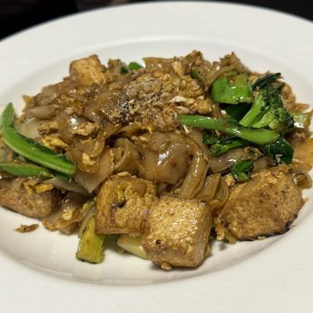 Thai St Cafe - 04.05.24 Pad See Ew Noodle w/ grilled tofu - Thai Near Me - Las Vegas, Nevada Thai St Cafe - 04.05.24 Pad See Ew Noodle w/ grilled tofu - Thai Near Me - Las Vegas, Nevada