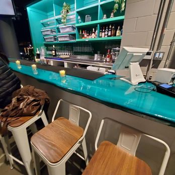 Calabash - Bar seating for Comedy Oakland show - Wine Bars Near Me - Oakland, California