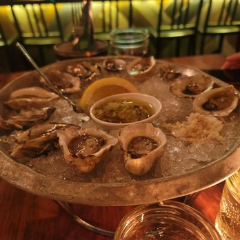 10 Acres Commons - Superior Fresh Shucked Oysterd (dozen) - Seafood Near Me - Victoria, British Columbia