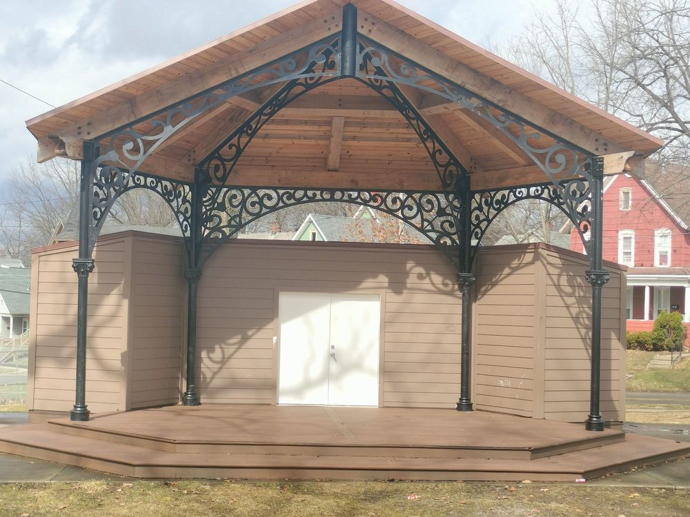 Social spots from Oak Hill Park