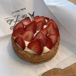 CrepEscape & A la Folie - Strawberry crème pastry