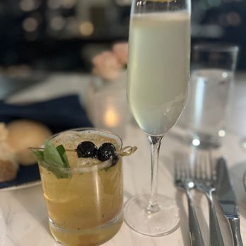 Vivante Restaurant & Bar - French 75 and Smashing Thirds - Breakfast & Brunch Near Me - Carmel, Indiana Vivante Restaurant & Bar - French 75 and Smashing Thirds - Breakfast & Brunch Near Me - Carmel, Indiana