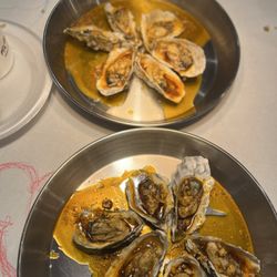 Crab Du Jour - Charlotte - Butter and Cajun oysters
