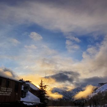 Silver Fork Lodge & Restaurant - Big cottonwood canyon at silver fork lodge - Bed & Breakfast Near Me - Brighton, Utah