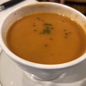 Simon Pearce - Tomato basil soup - New American Near Me - Quechee, Vermont Simon Pearce - Tomato basil soup - New American Near Me - Quechee, Vermont