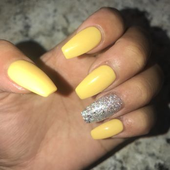 Classic Nails - Nails by Mindy - Nail Salons Near Me - Anaheim, California