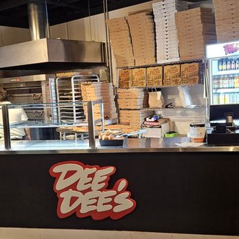 DeeDee's Pizza - Pizza Near Me - Highland Park, New Jersey