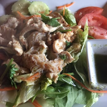 Banyan Tree - Signature Salad with chicken - Thai Near Me - Kent, Washington
