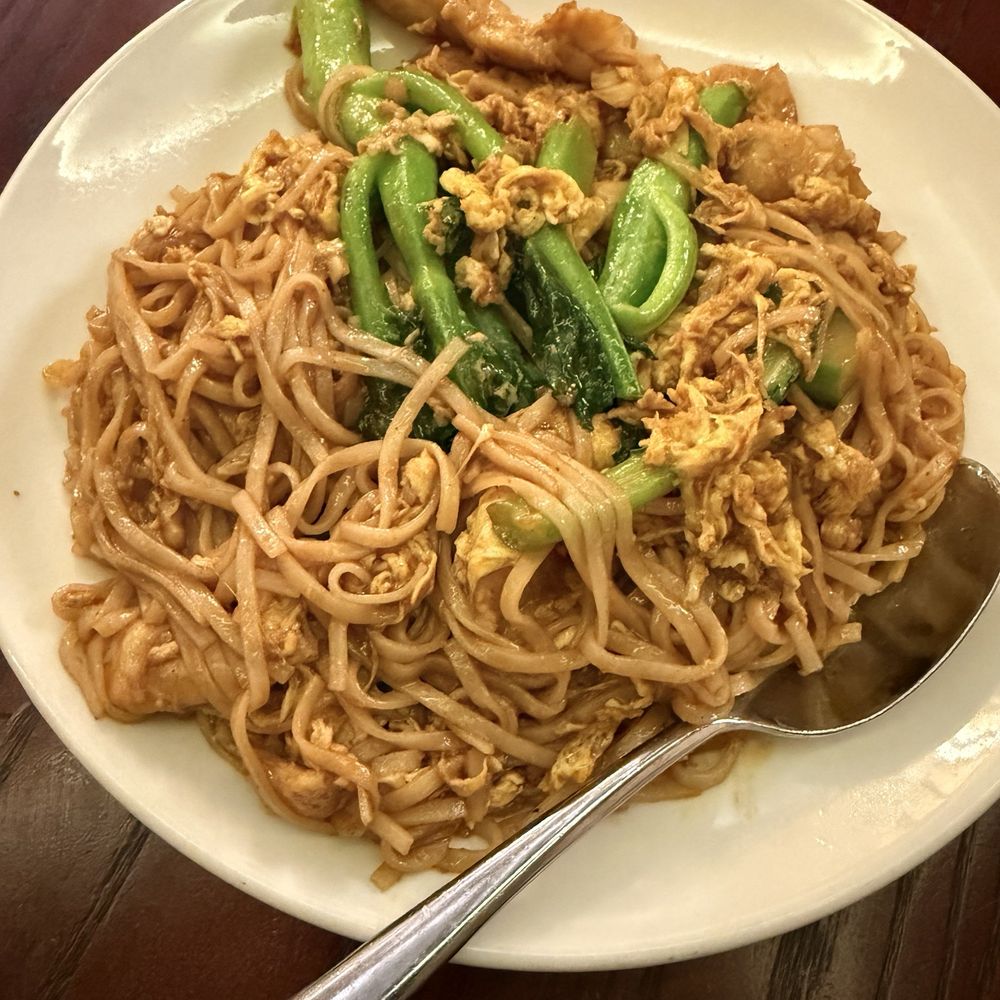 Blazing Noodles - Pad see ew - Thai Near Me - Temecula, California Blazing Noodles - Pad see ew - Thai Near Me - Temecula, California