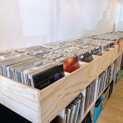 Half Moon Records - Excellent selection of vinyl records