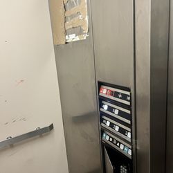 Clarion Pointe Hopkinsville - Main elevator.