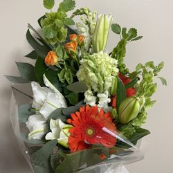 Broadview Florist & Gifts - Beautiful sympathy bouquet