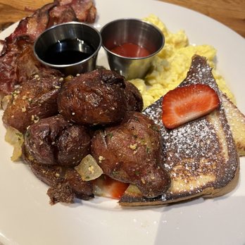 matchbox - All American Breakfast with bacon - Pizza Near Me - Arlington, Virginia matchbox - All American Breakfast with bacon - Pizza Near Me - Arlington, Virginia