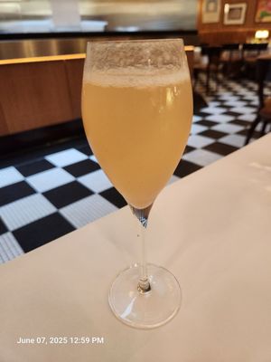 Paris Bar by null