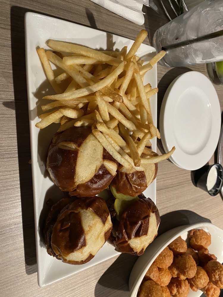 JONNA’S BAR AND GRILL 20 Photos & 47 Reviews 1455 N Michigan Ave