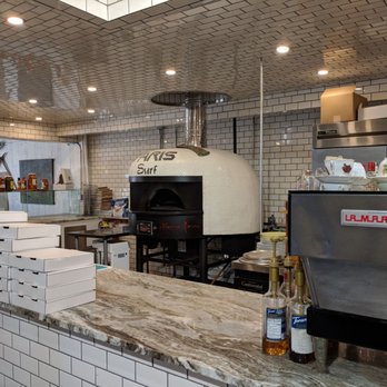 Paris Inn - a kitchen with a pizza oven - Pizza Near Me - Paris, Ontario Paris Inn - a kitchen with a pizza oven - Pizza Near Me - Paris, Ontario