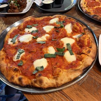 Oscar's Brewing Company - Margherita Pizza - Breweries Near Me - Temecula, California