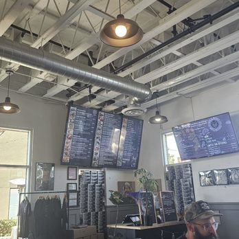 Smoke & Fire Social Eatery - Menu and vibe - Comfort Food Near Me - Paramount, California