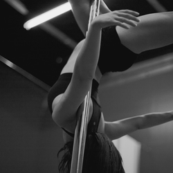 Steel Heart Dance - Advanced Pole Dancing