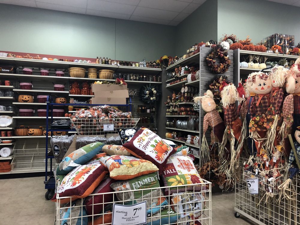 CHRISTMAS TREE SHOPS Updated September 2024 2088 Interchange Rd