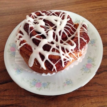 Prantl's Bakery - Finally, a decent cinnamon roll with lots of cinnamon! - Bakeries Near Me - Pittsburgh, Pennsylvania Prantl's Bakery - Finally, a decent cinnamon roll with lots of cinnamon! - Bakeries Near Me - Pittsburgh, Pennsylvania