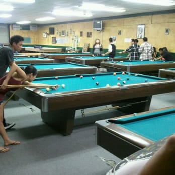 Velvet Touch Billiards - Main room - Pool Halls Near Me - Honolulu, Hawaii