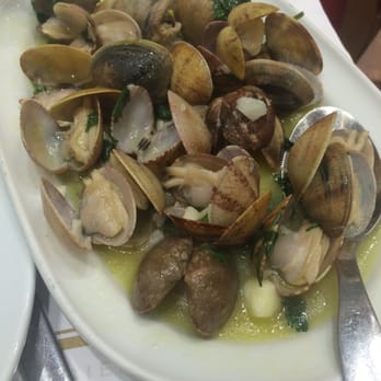 Cervejaria Ramiro - Clams with garlic - Seafood Near Me - Lisbon, 11