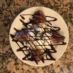 Tartufo w/ chocolate drizzle