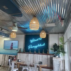 Playa Bowls - Interior