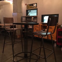 Zona Artigianale - Arredamento locale