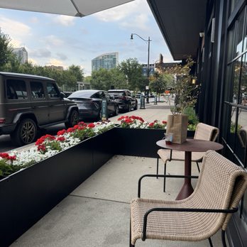 Brass Eye - Exterior waiting area - Bars Near Me - Columbus, Ohio