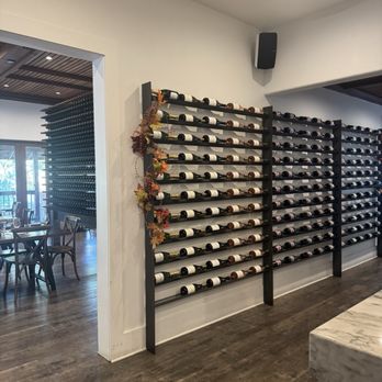 Wente Vineyards - inside - Wine Tasting Room Near Me - Livermore, California Wente Vineyards - inside - Wine Tasting Room Near Me - Livermore, California