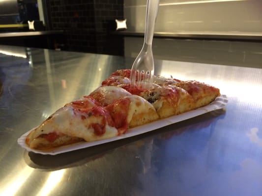 Spontini by null