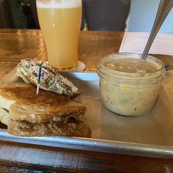Valley House Brewing - Delicious food - Brewpubs Near Me - Duvall, Washington Valley House Brewing - Delicious food - Brewpubs Near Me - Duvall, Washington