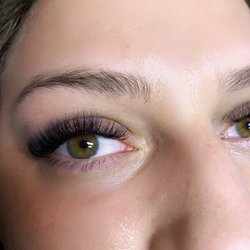 Lash Attire Beauty Bar - Lash extensions, volume set.