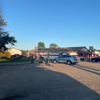 Currituck BBQ - Outside food area - Barbeque Near Me - Barco, North Carolina