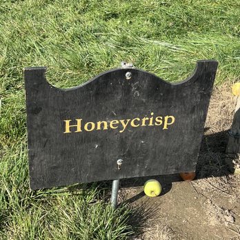 Edwards Apple Orchard - Farmers Market Near Me - Poplar Grove, Illinois
