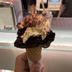 Gelateria Capitan Morgan - Capitan Morgan Bar Eis Eiscafe zmrzlina Lignano Italiten