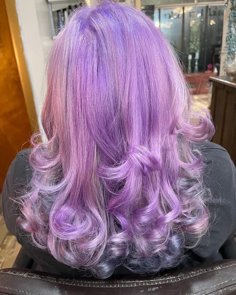 Daniel Lynn Salon Logo